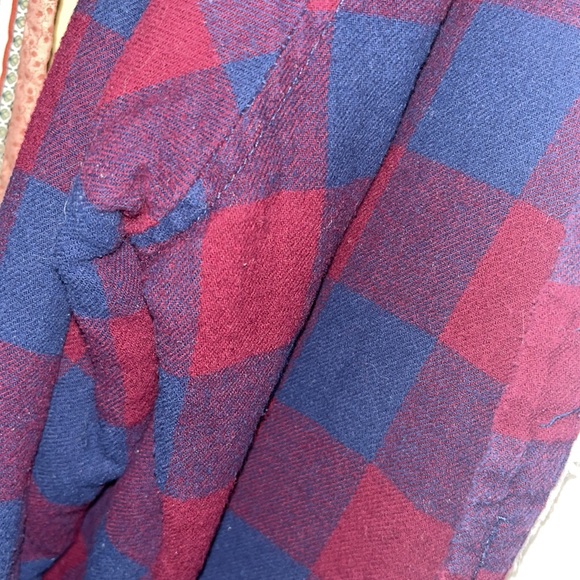 2 flannels lined inside - Picture 5 of 6
